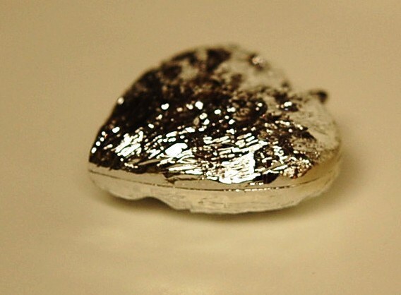 Vintage Acrylic Silver Crinkle Textured Heart Pendant pnd146B