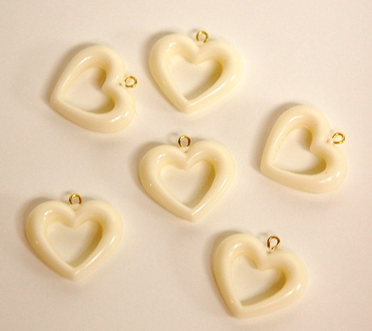 Vintage Acrylic Ivory Open Center Heart Charms Drops chr005A