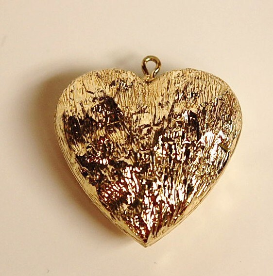 Vintage Acrylic Gold Crinkle Textured Heart Pendant pnd146A