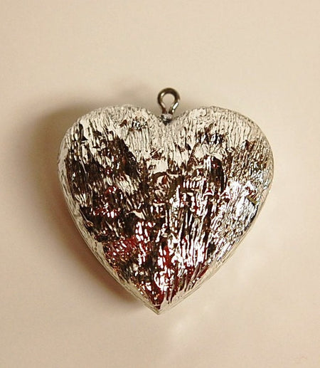 Vintage Acrylic Silver Crinkle Textured Heart Pendant pnd146B