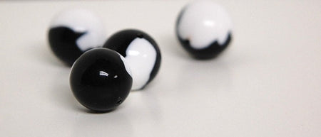 Vintage Black and White Pattern Chunky Acrylic Beads 15mm (4) bds125