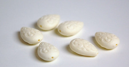 Vintage Style Creamy Ivory Etched Tear Drop Beads 19mm (6) bds120F