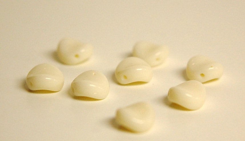 Vintage Light Cream Glass Curved Round Beads 10mm grm024