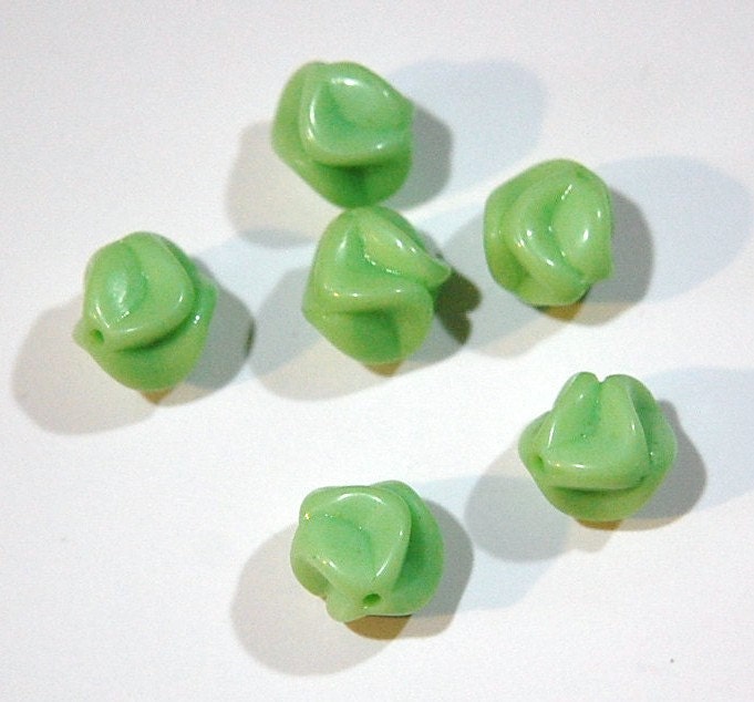 Vintage Light Green Baroque German Glass Beads 12mm grm008A