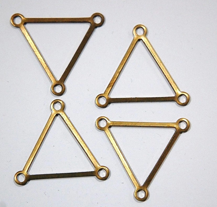 3 Loop Raw Brass Open Triangle Pendant Connector 29mm (4) mtl203