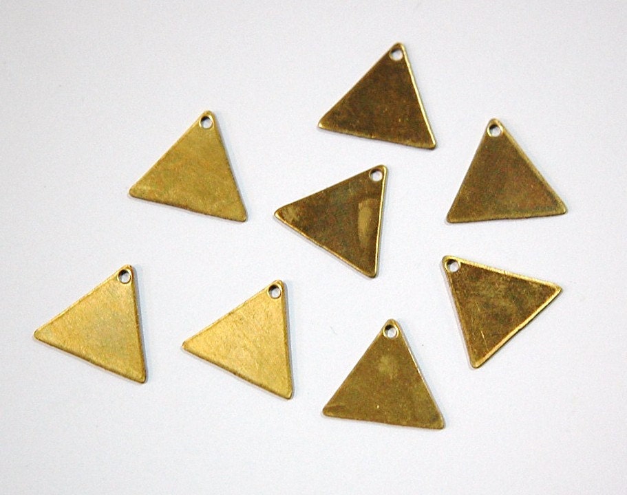 1 Hole Raw Brass Flat Triangle Charms Drops 16mm (8) mtl202B