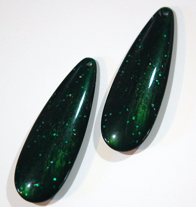 Vintage Acrylic Teardrop Pendant Sparkle Green pnd033