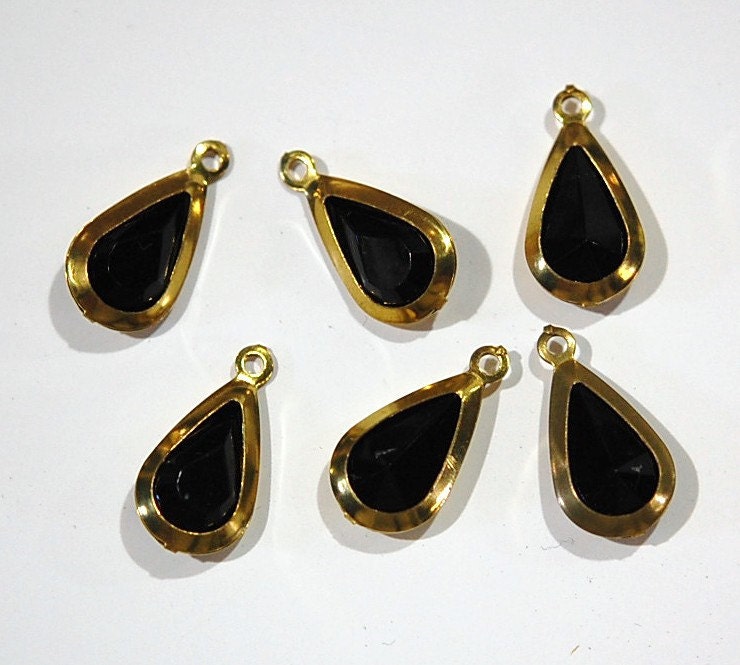 Vintage Acrylic Jet Black Brass Frame Set Teardrop Charms cha004D