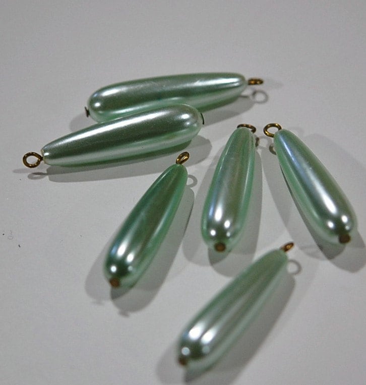 Vintage Acrylic Long Mint Green Pearl Teadrops with Loop drp050