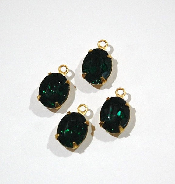 Vintage Faceted Emerald Green Oval Stones in 1 Loop Brass Setting ovl005V