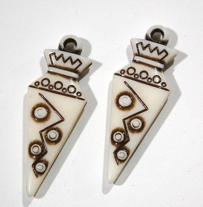 Vintage Brown and Off White Tribal Acrylic Pendant Drops pnd097