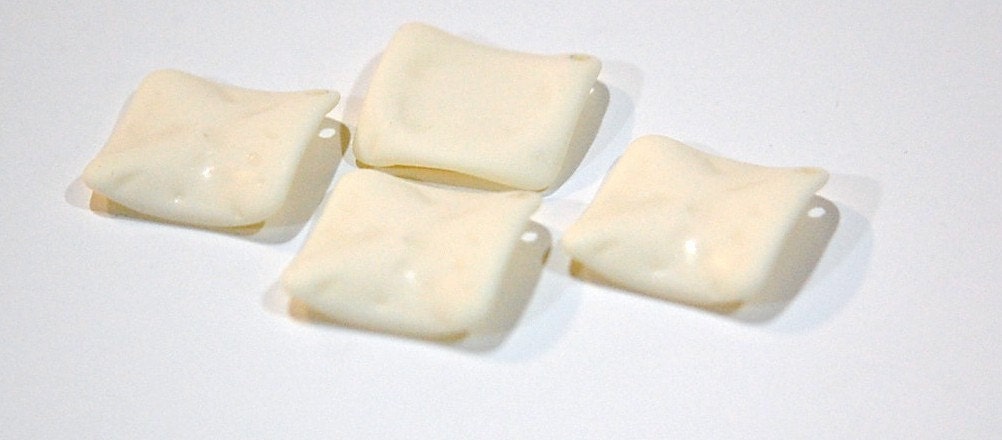 Vintage Matte Soft White Etched Square Wavy Acrylic Pendants 20mm (4) pnd149F