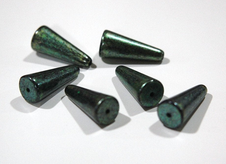 Vintage Metallic Green with Black Triangle Teardrop Acrylic Beads (6) bds311B