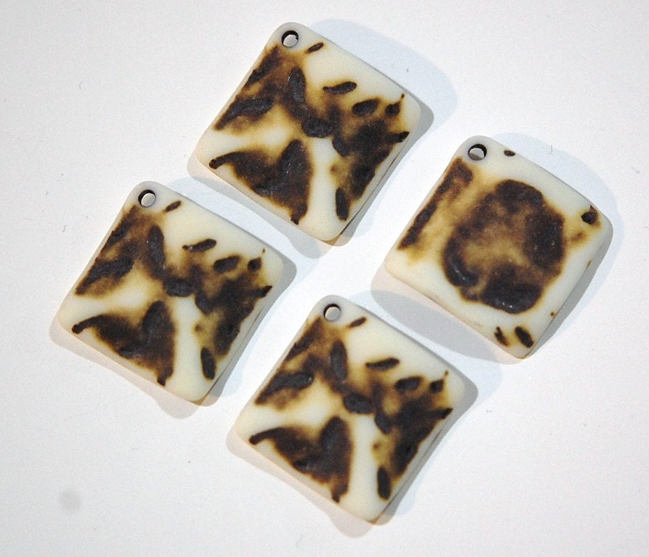 Vintage Matte Brown on Soft White Etched Square Wavy Acrylic Pendants 20mm (4) pnd149G