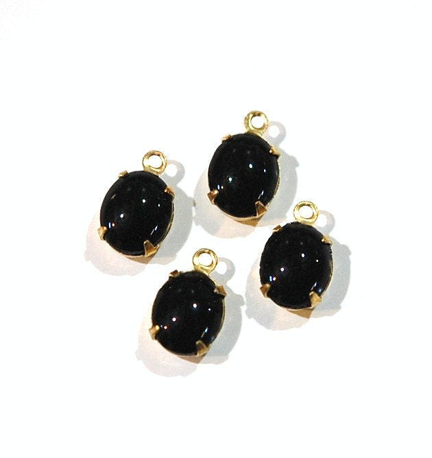 Vintage Smooth Jet Oval Stones in 1 Loop Brass Setting ovl005Y