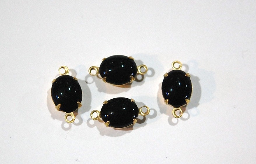 Vintage Smooth Jet Oval Stones in 2 Loop Brass Setting ovl005Y2