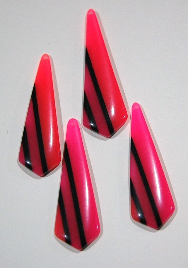 Vintage Pink with Black Stripe Retro Pointed Acrylic Pendants pnd150A