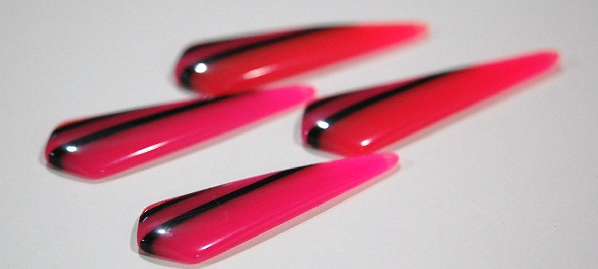 Vintage Pink with Black Stripe Retro Pointed Acrylic Pendants pnd150A
