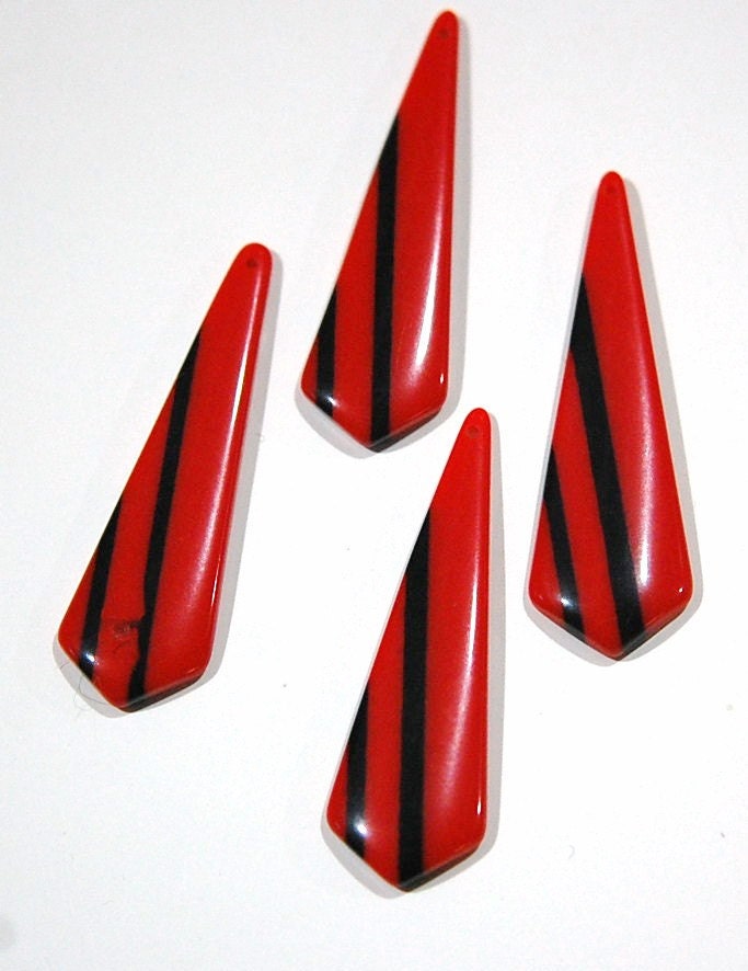 Vintage Red with Black Stripe Retro Pointed Acrylic Pendants pnd150D