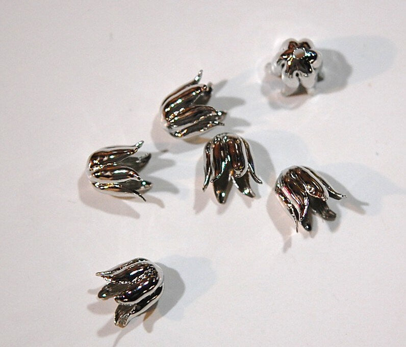 Silver Plated 6 Wavy Petal Flower Bead Cap 10mm (8) mtl073A