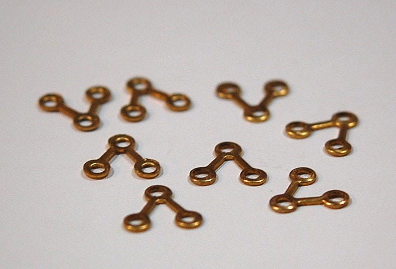 3 Loop Raw Brass Short V Shaped Connector Link (8) mtl125