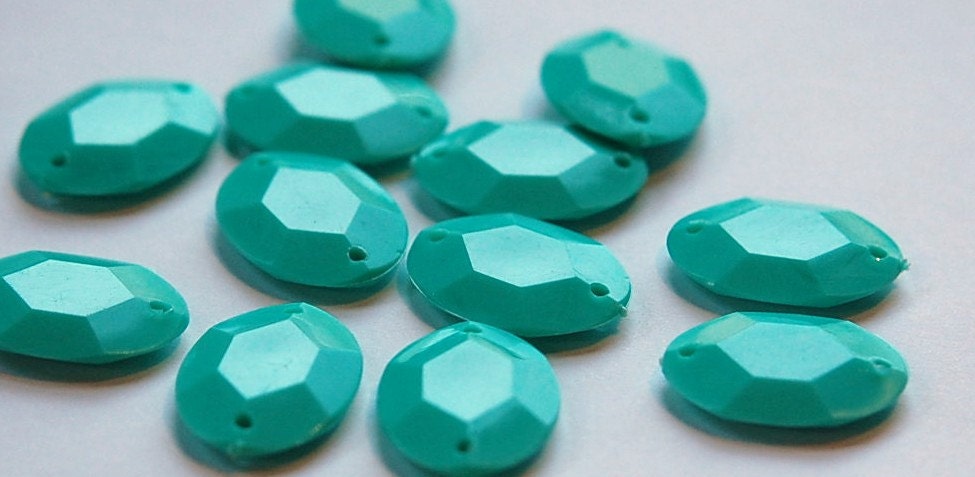 Vintage Turquoise Blue Plastic Faceted Drops Connectors bds031D