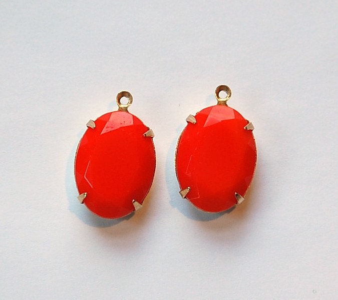 Vintage Opaque Orange Faceted Stone in 1 Loop Brass Setting ovl003P