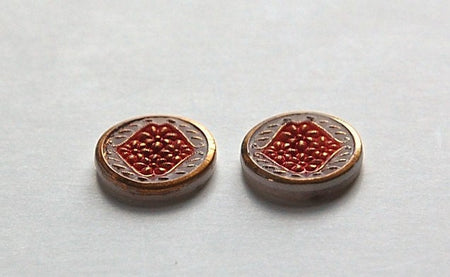 Vintage White Glass Pressed Flower Design Red and Gold 18mm cab361