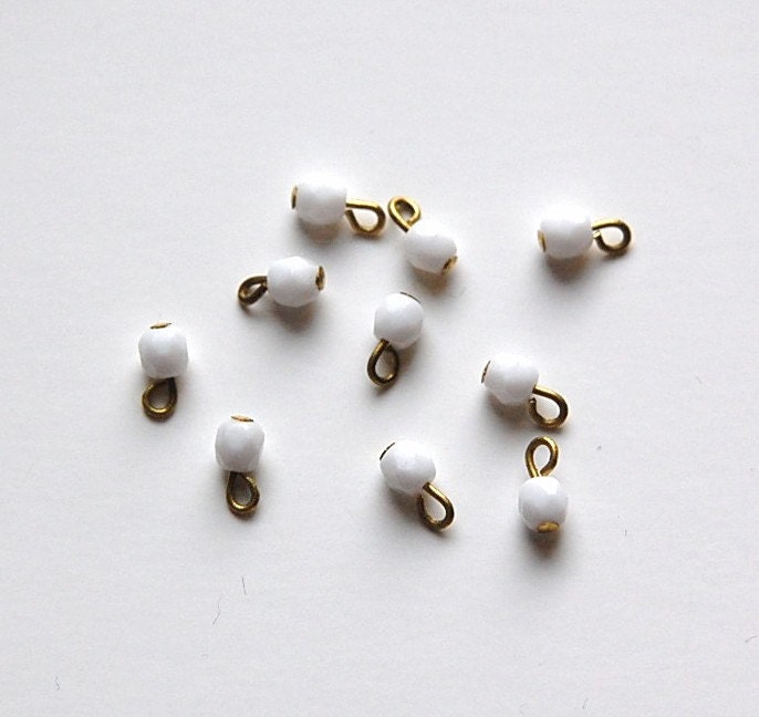 1 Loop White Faceted Glass Drops Czech Beads 4mm (10) drp085