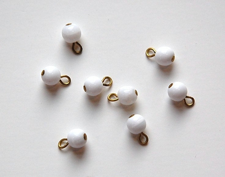 1 Loop White Smooth Glass Drops Czech Beads 6mm (8) drp089