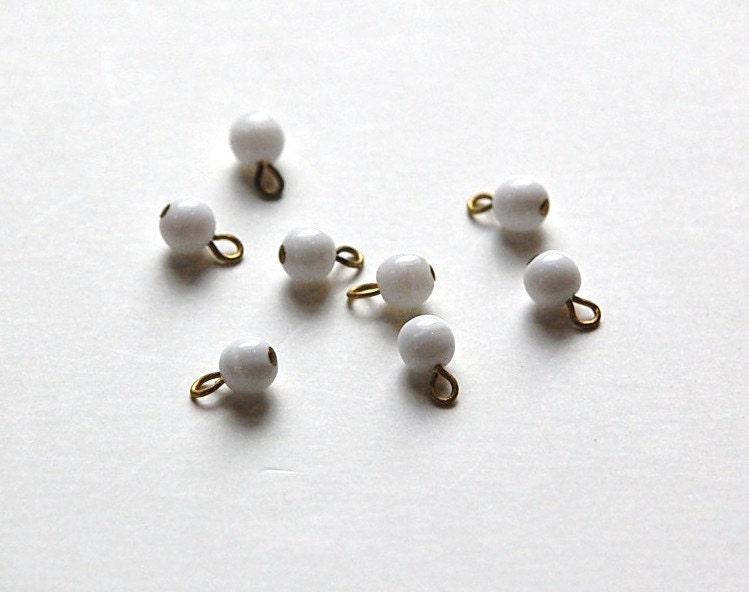 1 Loop White Smooth Glass Drops Czech Beads 6mm (8) drp089