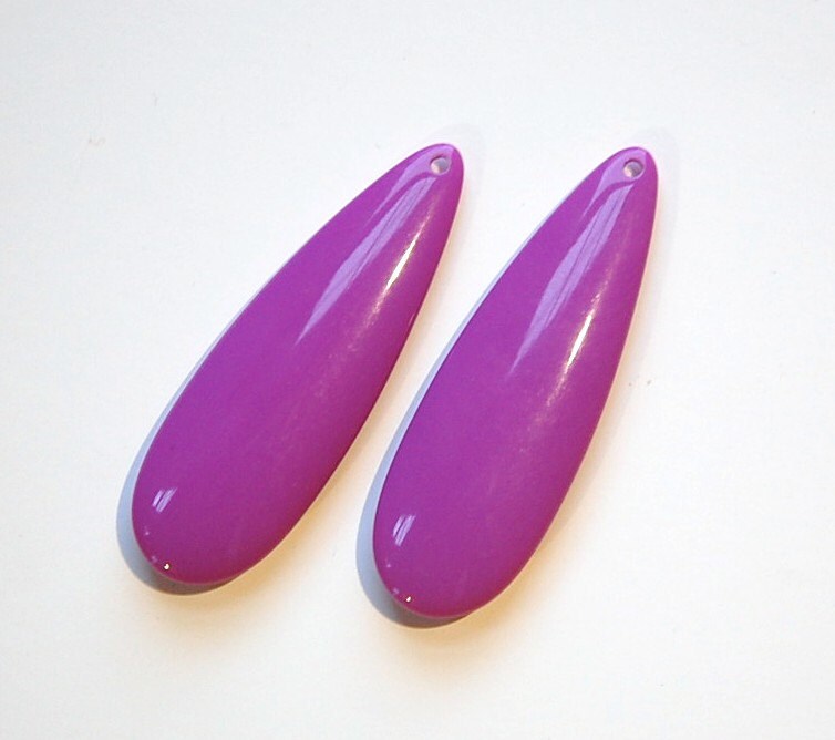 Vintage Acrylic Purple Teardrop Pendants SM (2) pnd143C