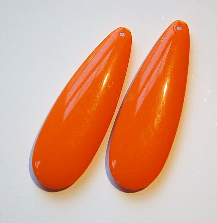 Vintage Acrylic Orange Teardrop Pendants MD (2) pnd144