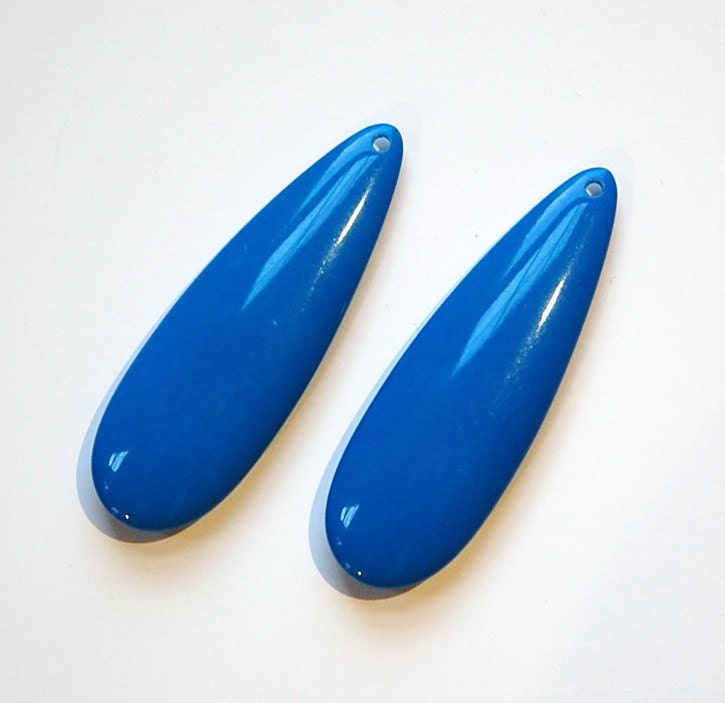 Vintage Acrylic Blue Teardrop Pendants MD (2) pnd144E