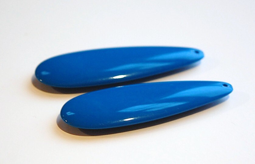 Vintage Acrylic Blue Teardrop Pendants MD (2) pnd144E