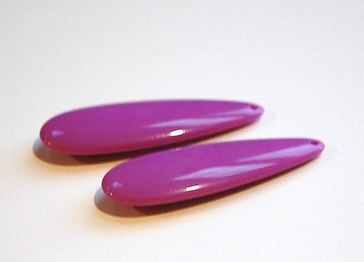 Vintage Acrylic Purple Teardrop Pendants SM (2) pnd143C