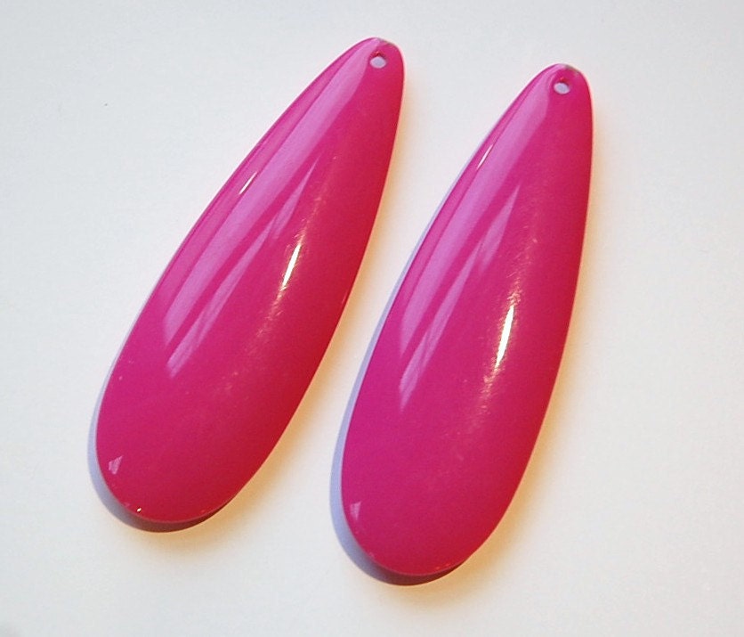 Vintage Acrylic Pink Teardrop Pendants MD (2) pnd144B