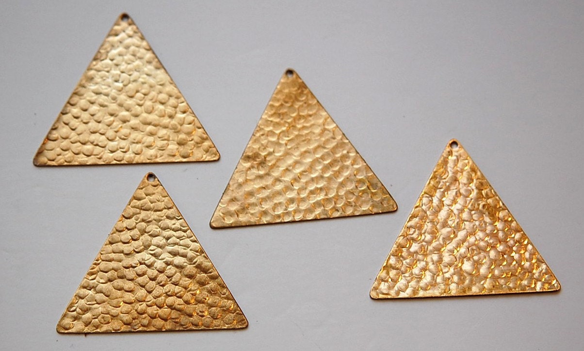1 Hole Raw Brass Hammered Triangle Pendants 38mm (4) mtl297C