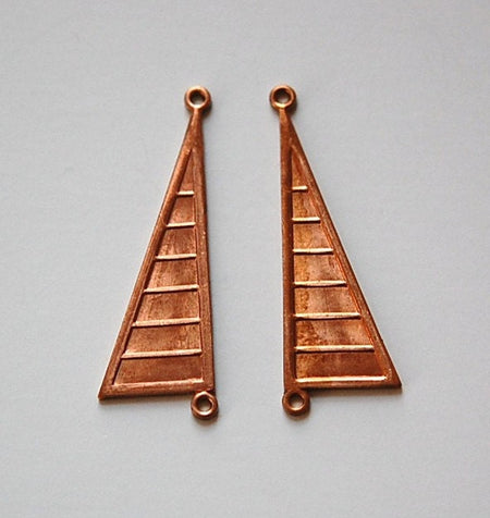 Raw Brass Tapered Triangle Connector Drops mtl325