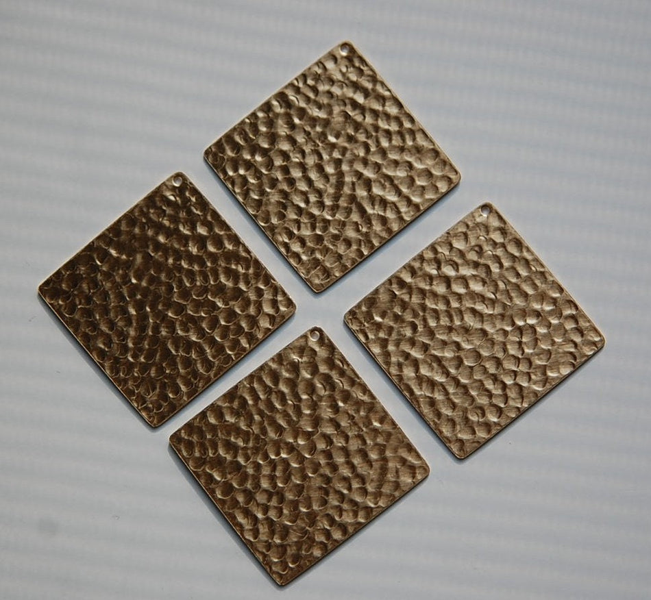 1 Hole Raw Brass Hammered Square Stampings 30mm (4) mtl297D