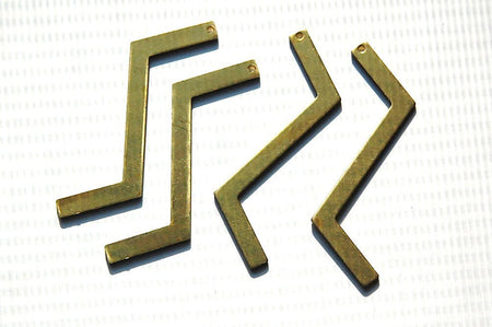 1 Hole Raw Brass Z Shaped Zigzag Drops Pendants (4) mtl269C