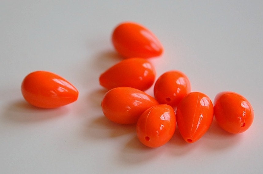 17x10mm Bright Orange Plastic Teardrop Beads (8) bds619