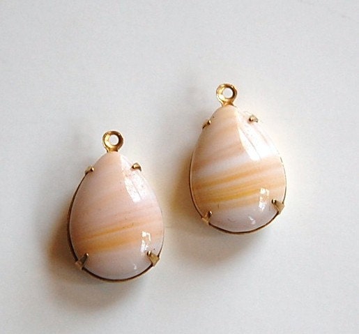 Vintage Beige Stripe Glass Teardrop Stones in 1 Loop Brass Setting 18x13mm par004T