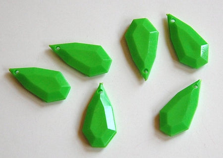 Vintage Green Plastic Faceted Teardrop Charm Bead bds968B