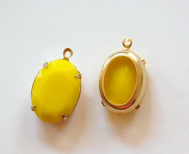 Vintage Opaque Yellow Faceted Stone in 1 Loop Brass Setting ovl003S