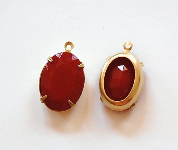 Vintage Opaque Dark Red Faceted Stone in 1 Loop Brass Setting ovl003V