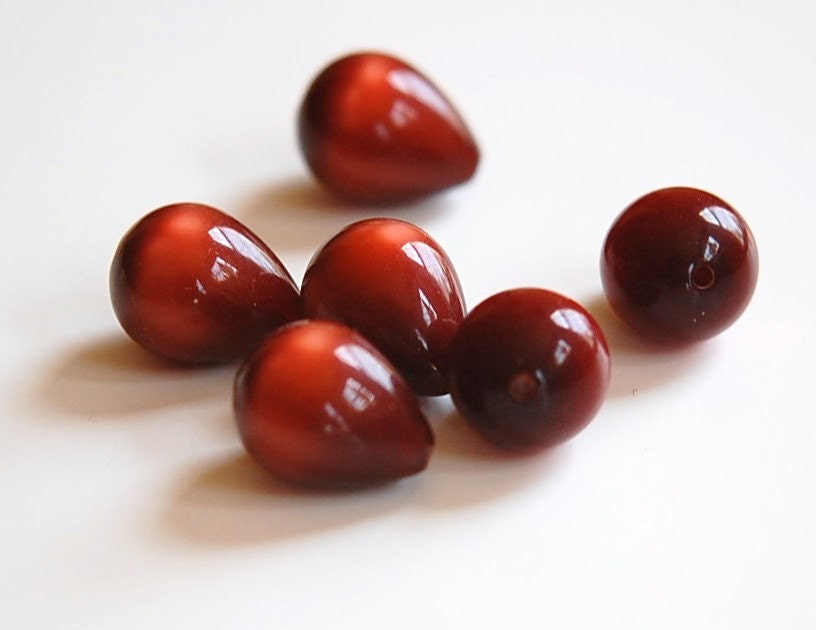 Vintage Brown Lucite Moonglow Chubby Teardrop Beads bds511