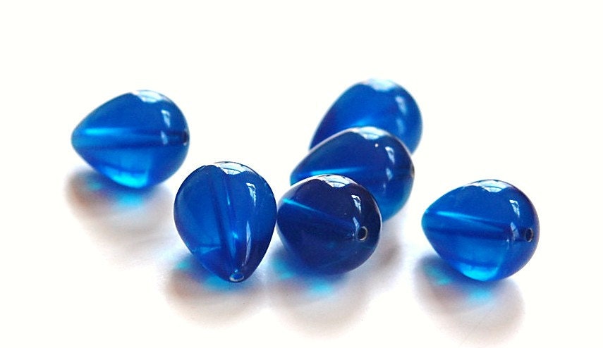 Vintage Sapphire Blue Lucite Chubby Teardrop Beads bds511B