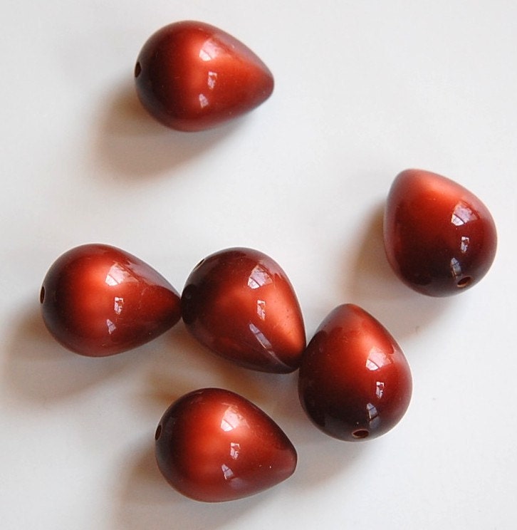 Vintage Brown Lucite Moonglow Chubby Teardrop Beads bds511