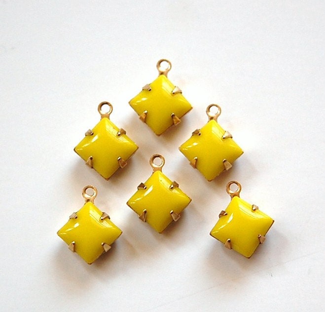 Opaque Yellow Square Glass Stones in 1 Loop Brass Setting 8mm squ002CC